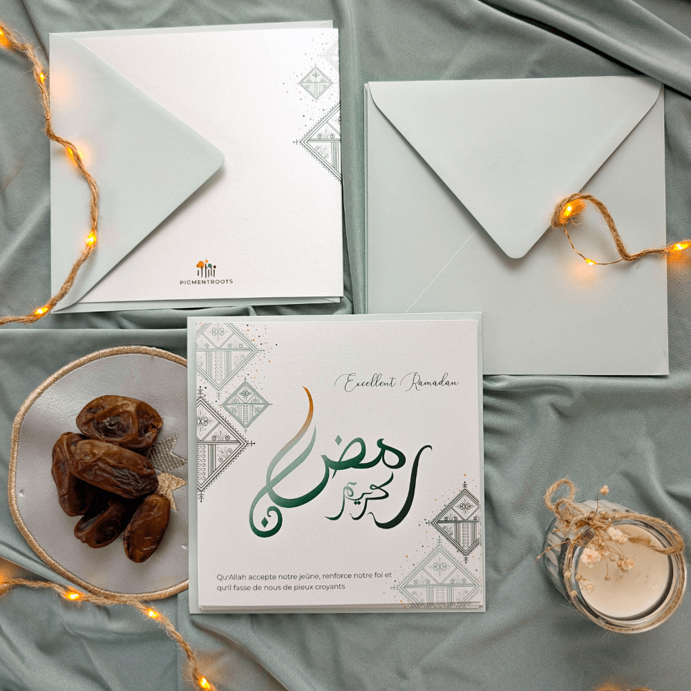 Carte de vœux Ramadan Karim avec calligraphie arabe et enveloppe vert menthe